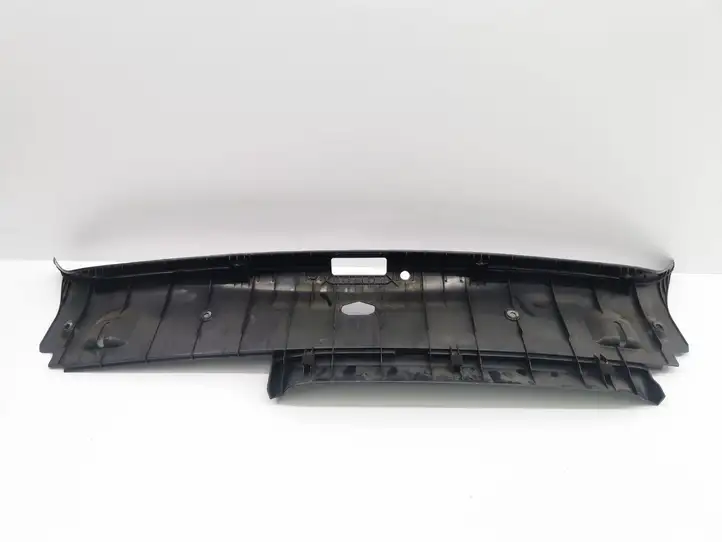 BMW 7 E65 E66 (2001 - 2008) 8223560 Отделка порога багажника — фото 9
