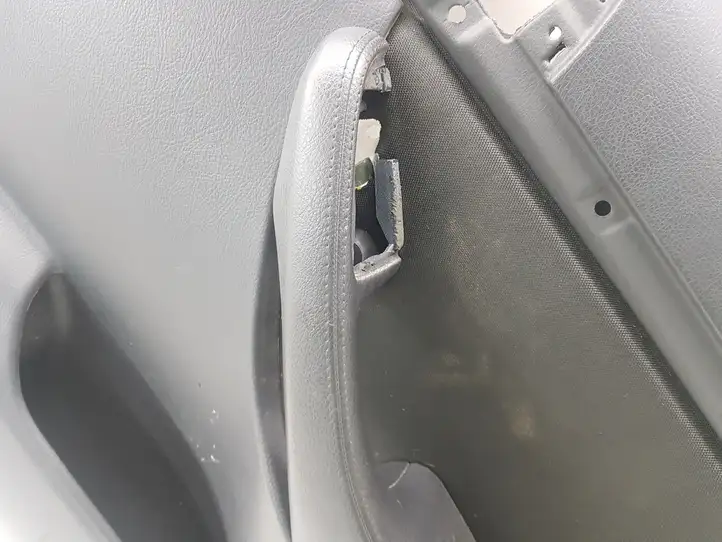 Toyota Avensis T250 (2006 - 2009) 180RR06 Обшивка задней двери — фото 2