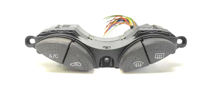 Ford Focus (1998 - 2004) 98AG19A945CH Кнопка обогрева стекла — фото 1