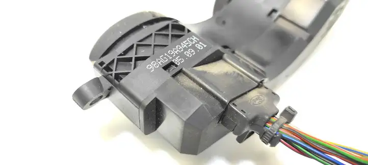 Ford Focus (1998 - 2004) 98AG19A945CH Кнопка обогрева стекла — фото 3