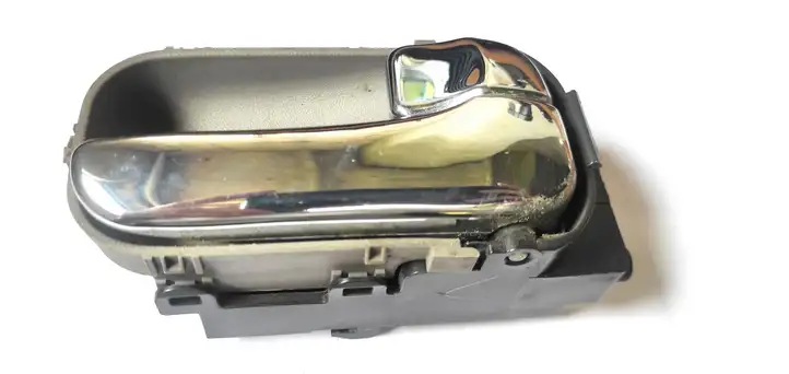 Nissan Almera Tino (2000 - 2003) Внутренняя ручка двери — фото 2