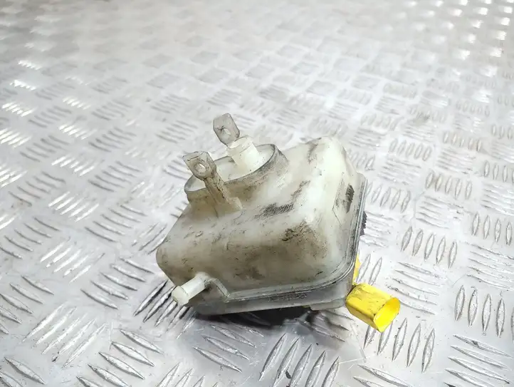 Skoda Octavia Mk1 (1U) (1996 - 2004) Бачок тормозной жидкости — фото 3