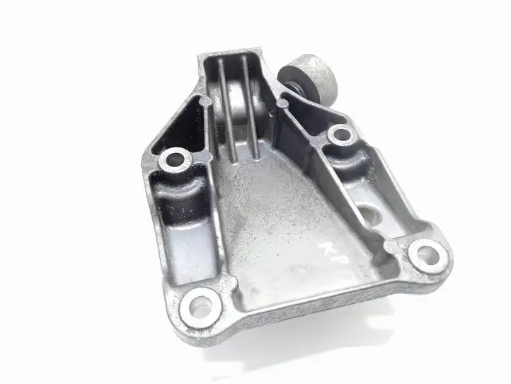 BMW 7 F01 (2008 - 2016) 2211677762304 Кронштейн двигателя — фото 3