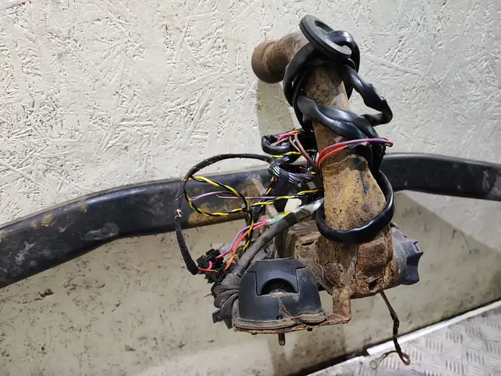 Audi A6 S6 C6 4F (2004 - 2008) Комплект буксировочного крюка — фото 3