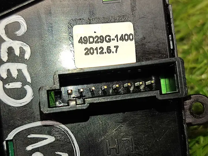 Kia Ceed (2010 - 2012) 49D29G1400 Кнопки на рулевом колесе — фото 2