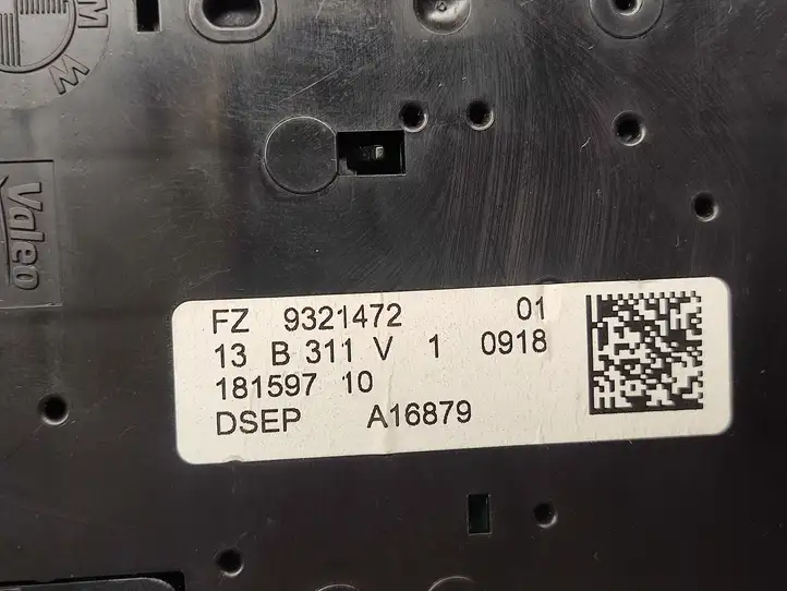 BMW 3 F30 F35 F31 (2012 - 2018) 9321472 Передняя подсветка — фото 3