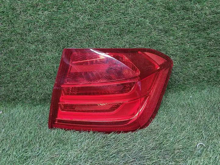 BMW 3 F30 F35 F31 (2012 - 2018) 7372786 Задний фонарь в кузове — фото 1