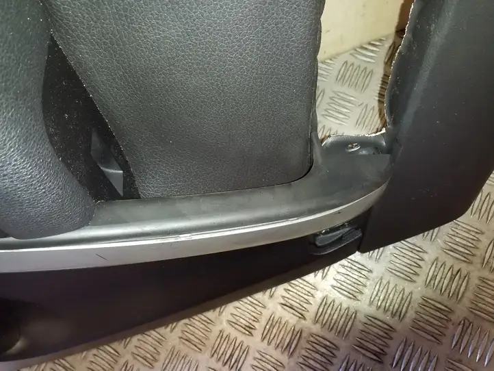 Chevrolet Captiva (2011 - 2013) 96441175 Обшивка задней двери — фото 4