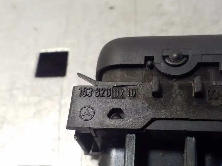 Mercedes-Benz ML W163 (1997 - 2005) 1638200210 Включатель обогрева — фото 4