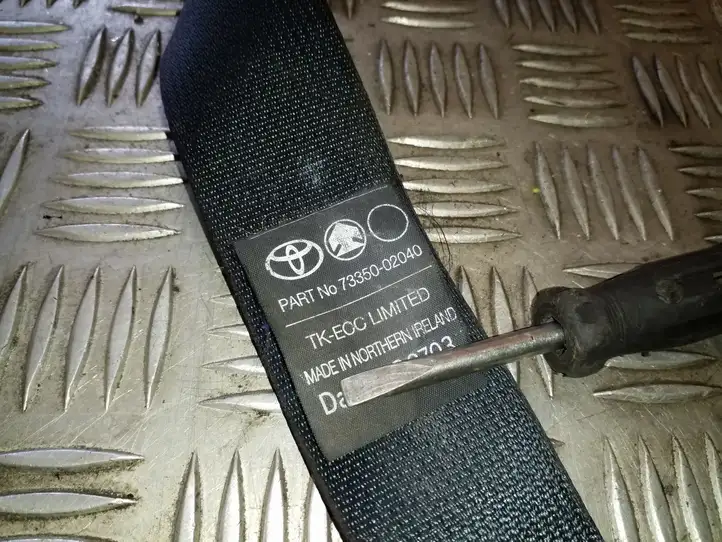 Toyota Corolla E120 E130 (2004 - 2007) 7335002040 Центральный ремень безопасности — фото 3