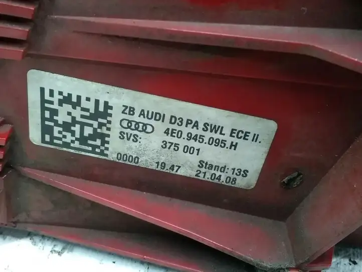 Audi A8 S8 D3 4E (2007 - 2010) 4E0945095H Задний фонарь в кузове — фото 7