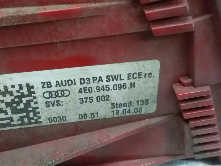 Audi A8 S8 D3 4E (2007 - 2010) 4E0945096H Задний фонарь в кузове — фото 3