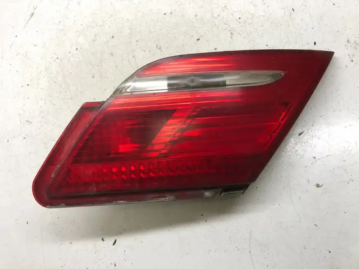 BMW 7 E65 E66 (2001 - 2008) 6321693851808 Задний фонарь в крышке багажника — фото 1