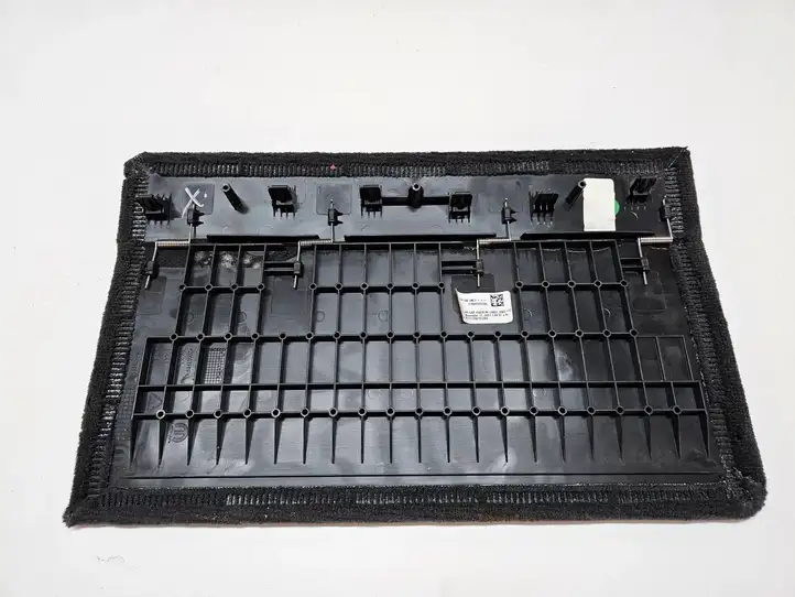 Jeep Grand Cherokee WL (2017 - 2022) P7BR32TX7AC Прочая отделка багажника — фото 3