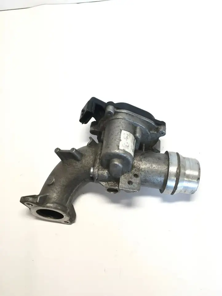 Nissan Juke I F15 (2010 - 2018) 8200614985 Кронштейн охладителя EGR — фото 2