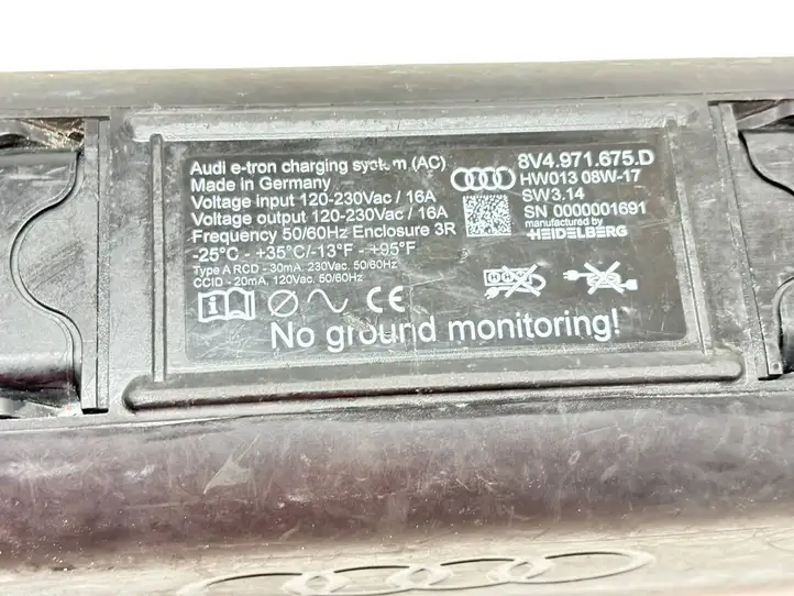 Audi A3/S3 8V (2012 - 2016) 8V4971675D Зарядное устройство — фото 11
