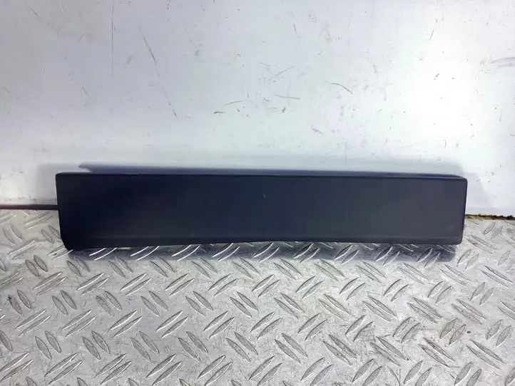 Tesla Model S (2016 - 2021) 100230121B Обшивка бардачка — фото 1