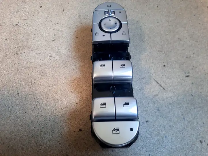 Hyundai Ioniq 5 (2021 - ) 93571GI870 Блок кнопок стеклоподъемников — фото 10
