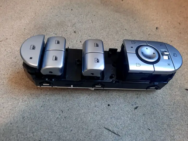 Hyundai Ioniq 5 (2021 - ) 93571GI870 Блок кнопок стеклоподъемников — фото 11