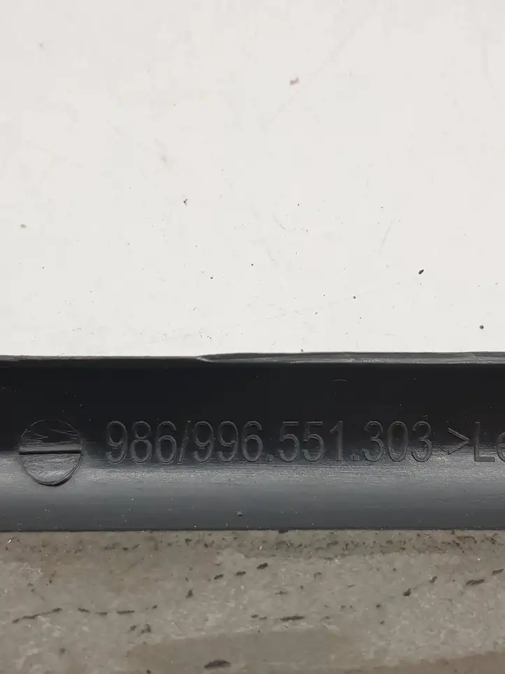 Porsche 997 (2004 - 2012) 996551303 Внутренняя отделка переднего порога — фото 5