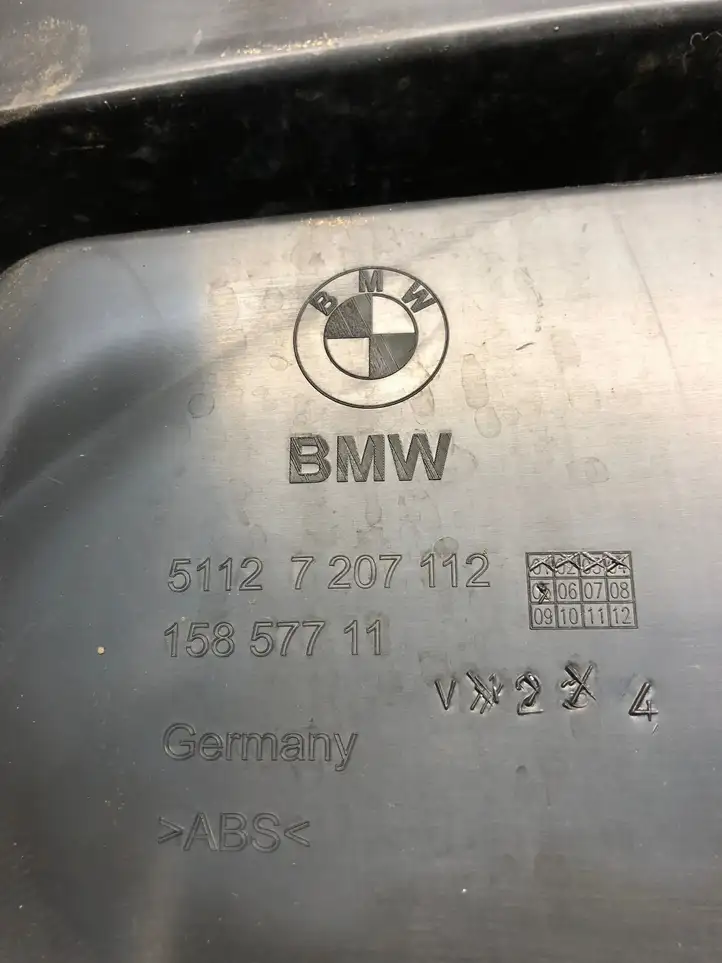 BMW 5 F10 F11 (2009 - 2016) 15857711 Заглушка буксировочной петли бампера — фото 2