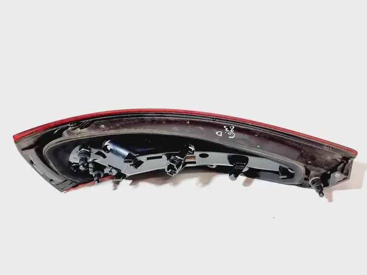 Audi Q3 8U (2011 - 2014) 8U0945094A Задний фонарь в крышке багажника — фото 6