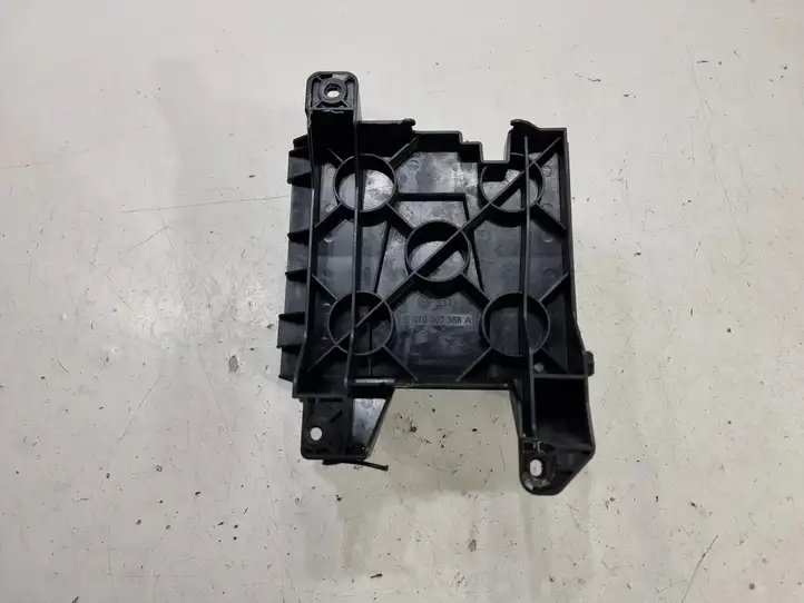 Audi A4 S4 B8 8K (2011 - 2015) 8T0907368A Кронштейн усилителя звука — фото 1