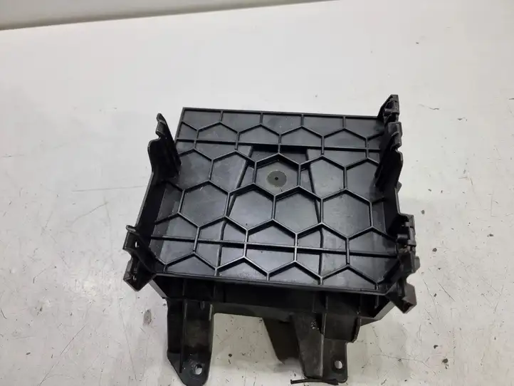 Audi A4 S4 B8 8K (2011 - 2015) 8T0907368A Кронштейн усилителя звука — фото 5