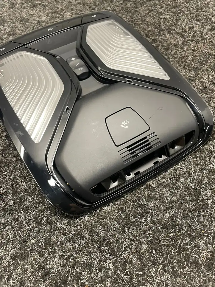 BMW 5 G30 G31 (2016 - ) 5A7C4C0 Передняя подсветка — фото 3