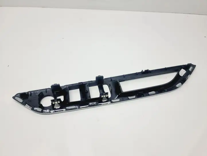 Peugeot 5008 II (2020 - ) 98105135ZD Накладка кнопки стеклоподъемника — фото 2