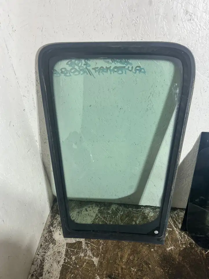 Toyota Proace (2013 - 2016) 43R00049 Стекло задней двери — фото 8