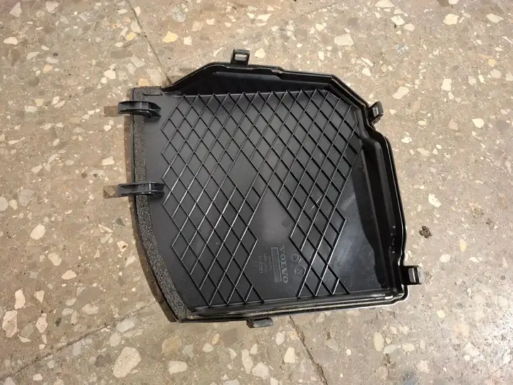 Volvo V60 (2013 - 2018) 31353766 Крышка ящика аккумулятора — фото 2