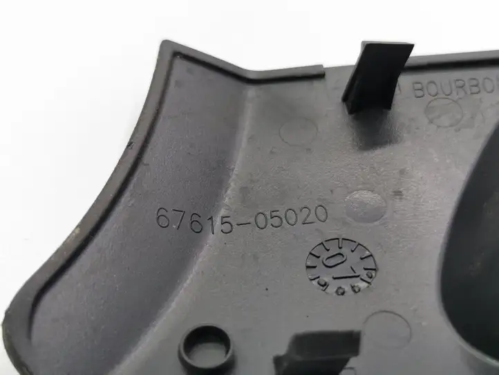 Toyota Avensis T250 (2006 - 2009) 6761505020 Прочая отделка передней двери — фото 5