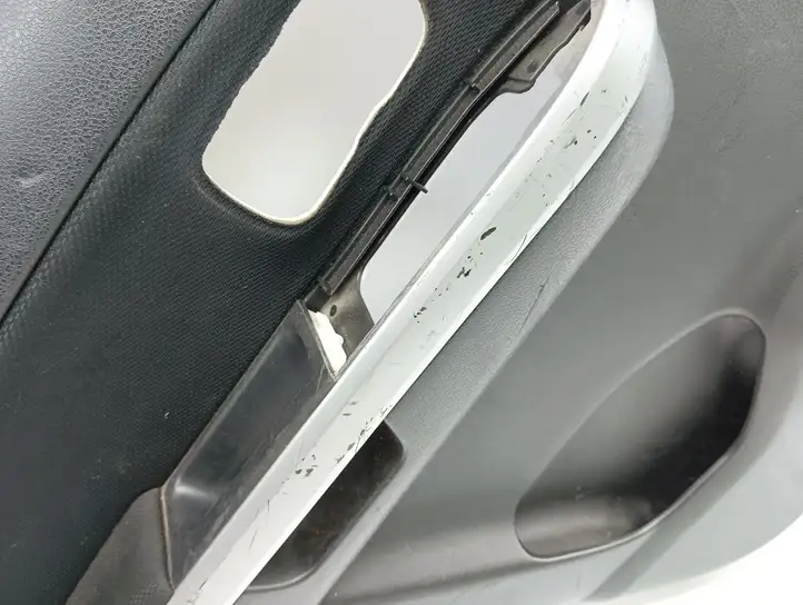 Suzuki Grand Vitara II (2005 - 2008) 8374265J0 Обшивка задней двери — фото 5