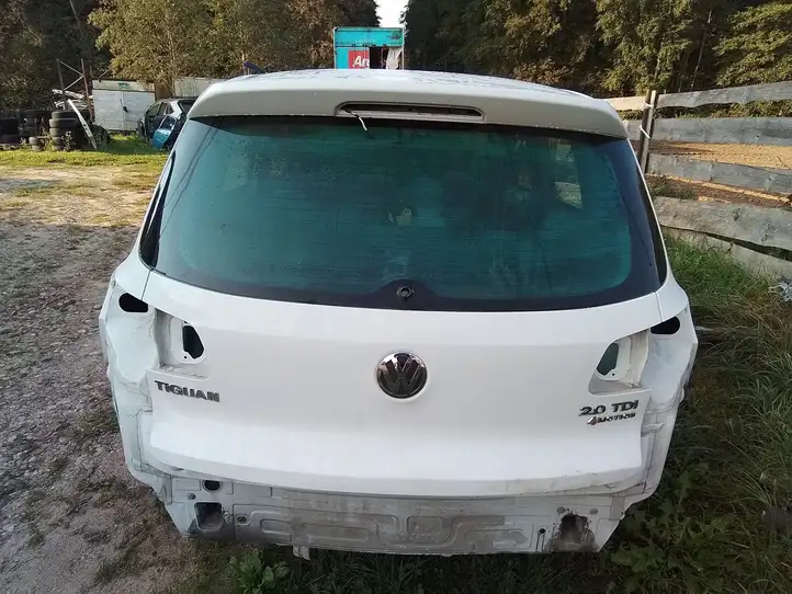 Volkswagen Tiguan (2007 - 2011) Крышка багажника — фото 1