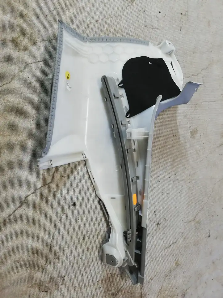 Audi A4 S4 B9 (2015 - 2019) 8W9867245B Верхняя обшивка стойки D — фото 4