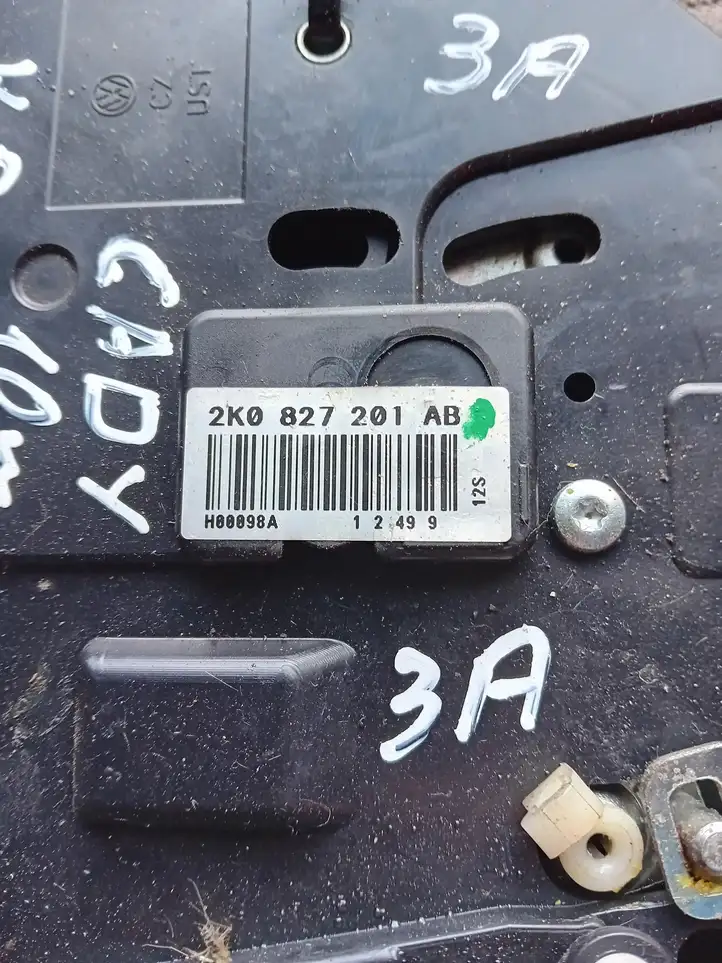 Volkswagen Caddy (2004 - 2010) 2K0827201AB Замок задней двери — фото 4