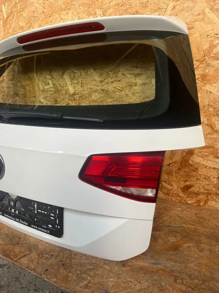 Volkswagen PASSAT B8 (2015 - )   Отделка крышки багажника (комплект)