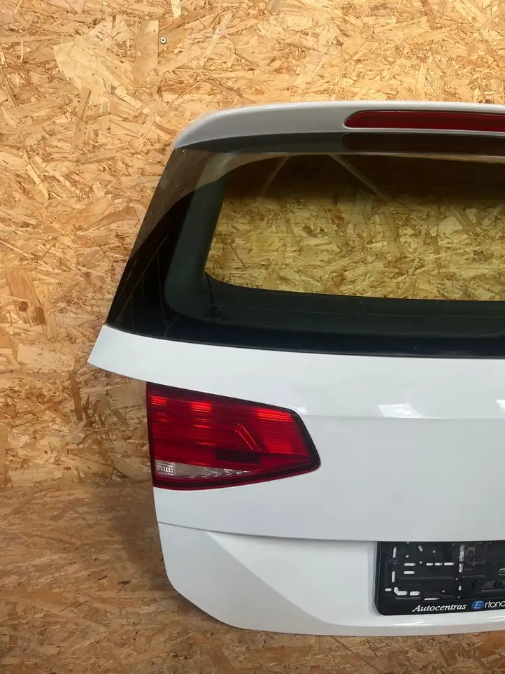 Volkswagen PASSAT B8 (2015 - )   Отделка крышки багажника (комплект)