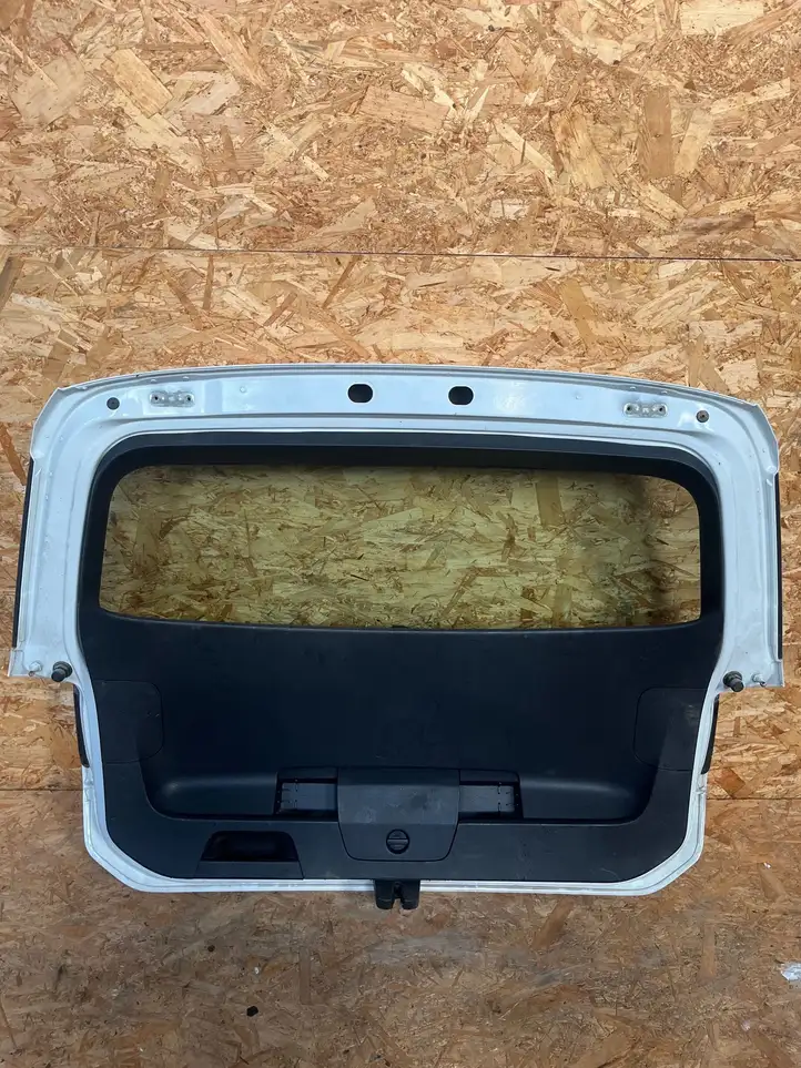 Volkswagen PASSAT B8 (2015 - )   Отделка крышки багажника (комплект)