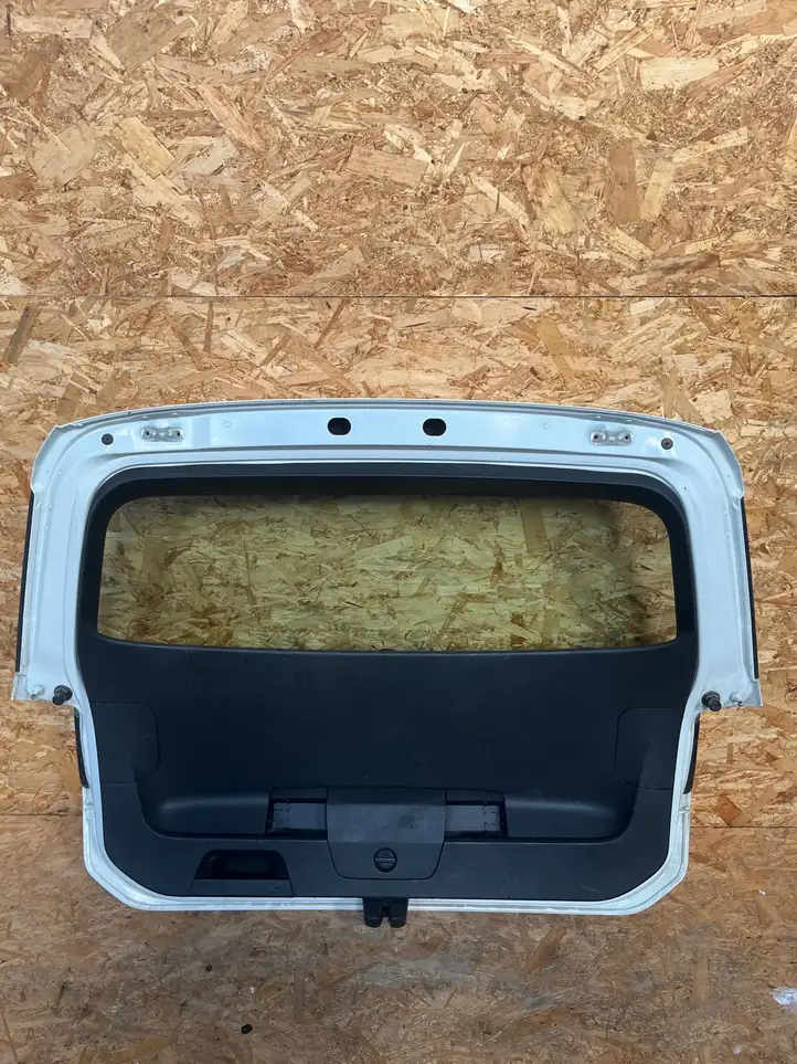 Volkswagen PASSAT B8 (2015 - )   Отделка крышки багажника (комплект)