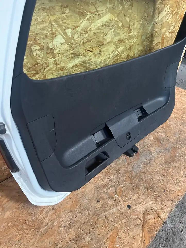 Volkswagen PASSAT B8 (2015 - )   Отделка крышки багажника (комплект)