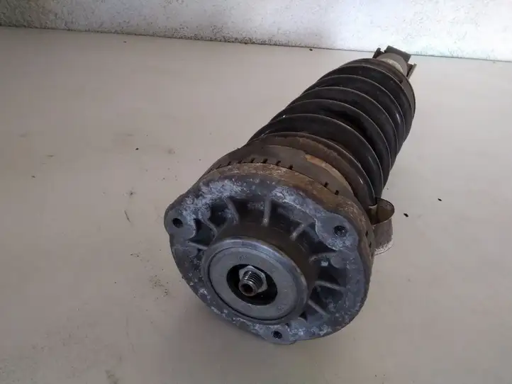 BMW X3 F25   33526796317 Задний амортизатор с пружиной