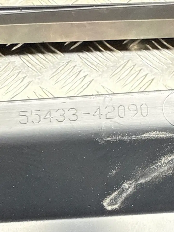 Toyota RAV 4 (XA50)   5543342090 Рама ящика для вещей (бардачка)