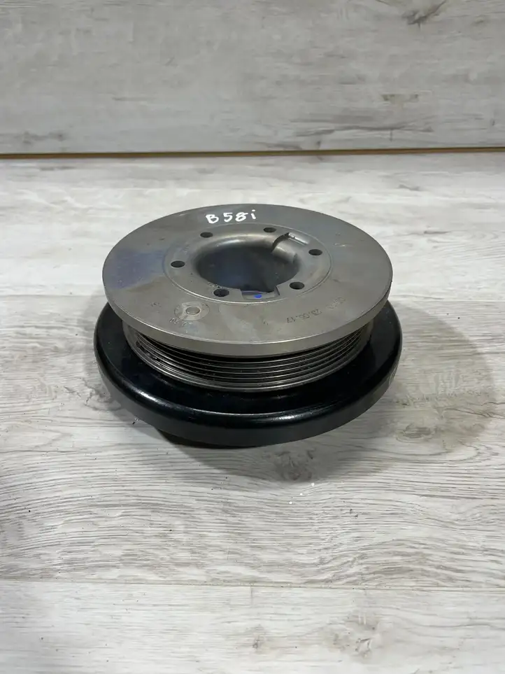 BMW 3 F30 F35 F31 (2012 - 2018) 8638534 Шкив коленчатого вала — фото 1