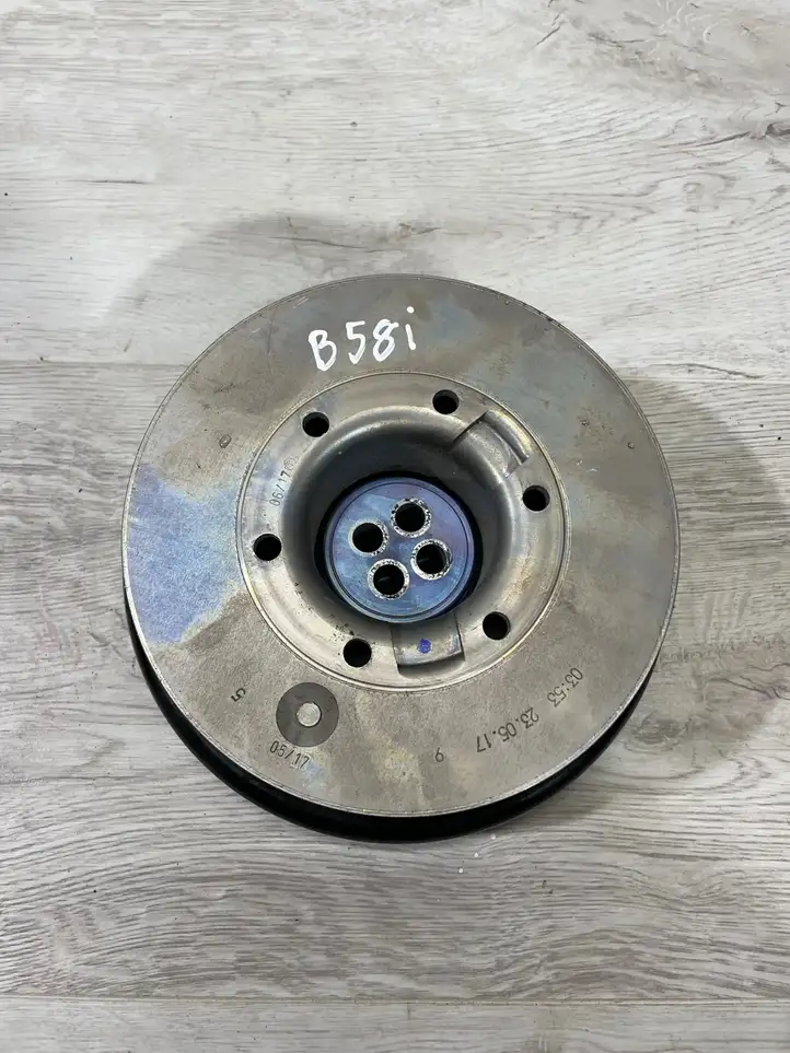 BMW 3 F30 F35 F31 (2012 - 2018) 8638534 Шкив коленчатого вала — фото 4