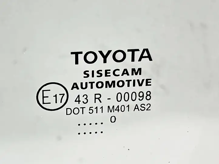 Toyota C-HR I (2016 - 2022) 68102F4010 Стекло передней двери — фото 3