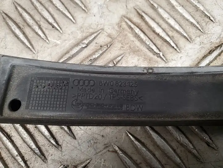 Audi A4 S4 B9 (2015 - 2019) 8W0823125 Прочие детали моторного отсека — фото 5