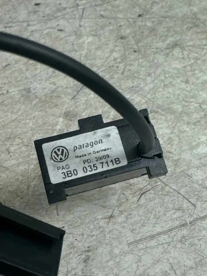 Seat Leon (1P) (2005 - 2012) 3B0035711B Микрофон (Bluetooth / телефон) — фото 3