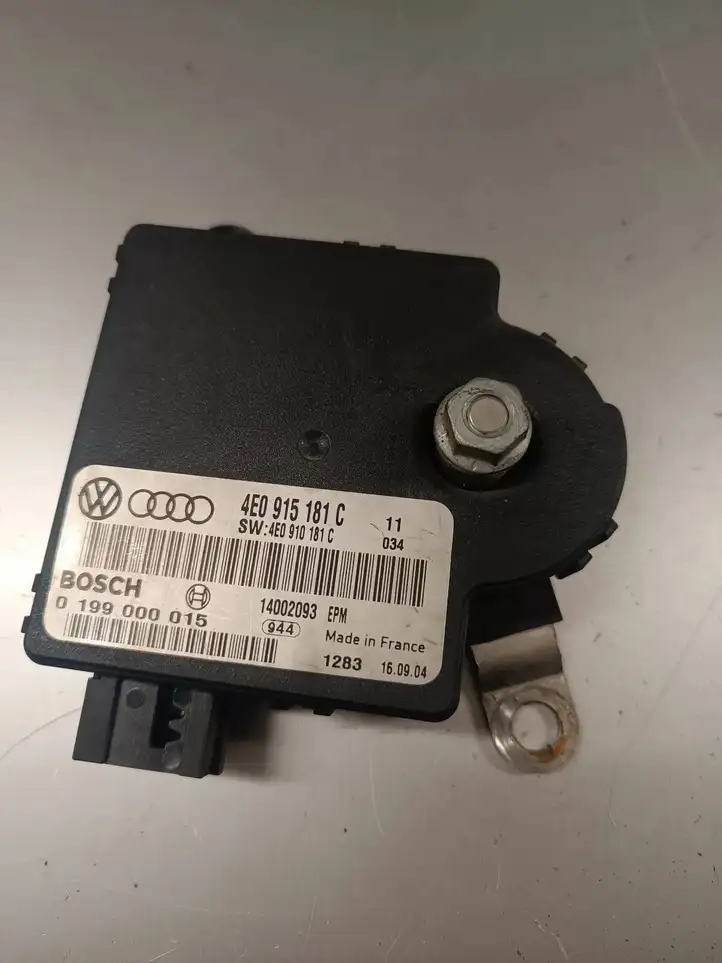 Audi A8 S8 D3 4E (2005 - 2007) 4E0915181C Минусовой провод аккумулятора — фото 1